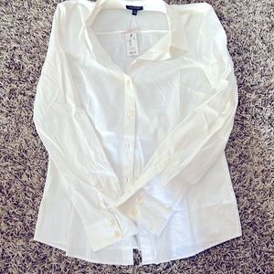NWT white, button down “The Limited” shirt. Size medium.